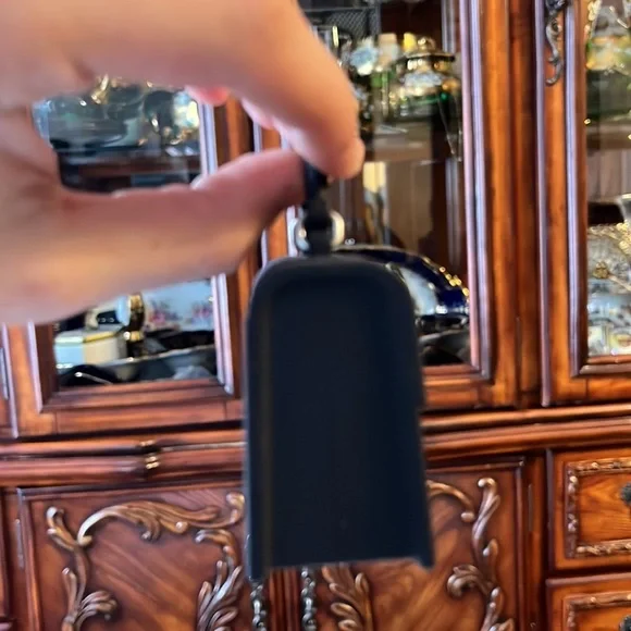 SALE!!! Off-White unisex Logo AirPods case NWB - Picture 9 of 9